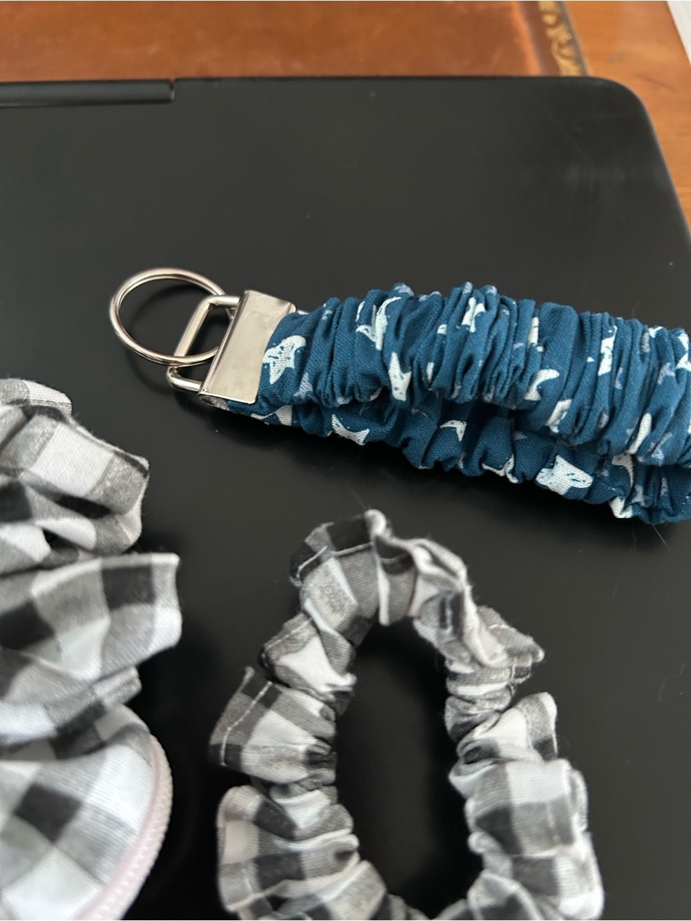 Scrunchie Set - Picture 4 of 5